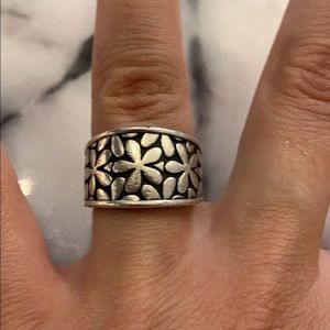 James Avery floral ring